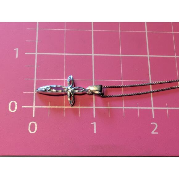 925 Sterling Silver Diamond Cut Open Cross Pendant Box Chain 17" Necklace - Picture 5 of 7